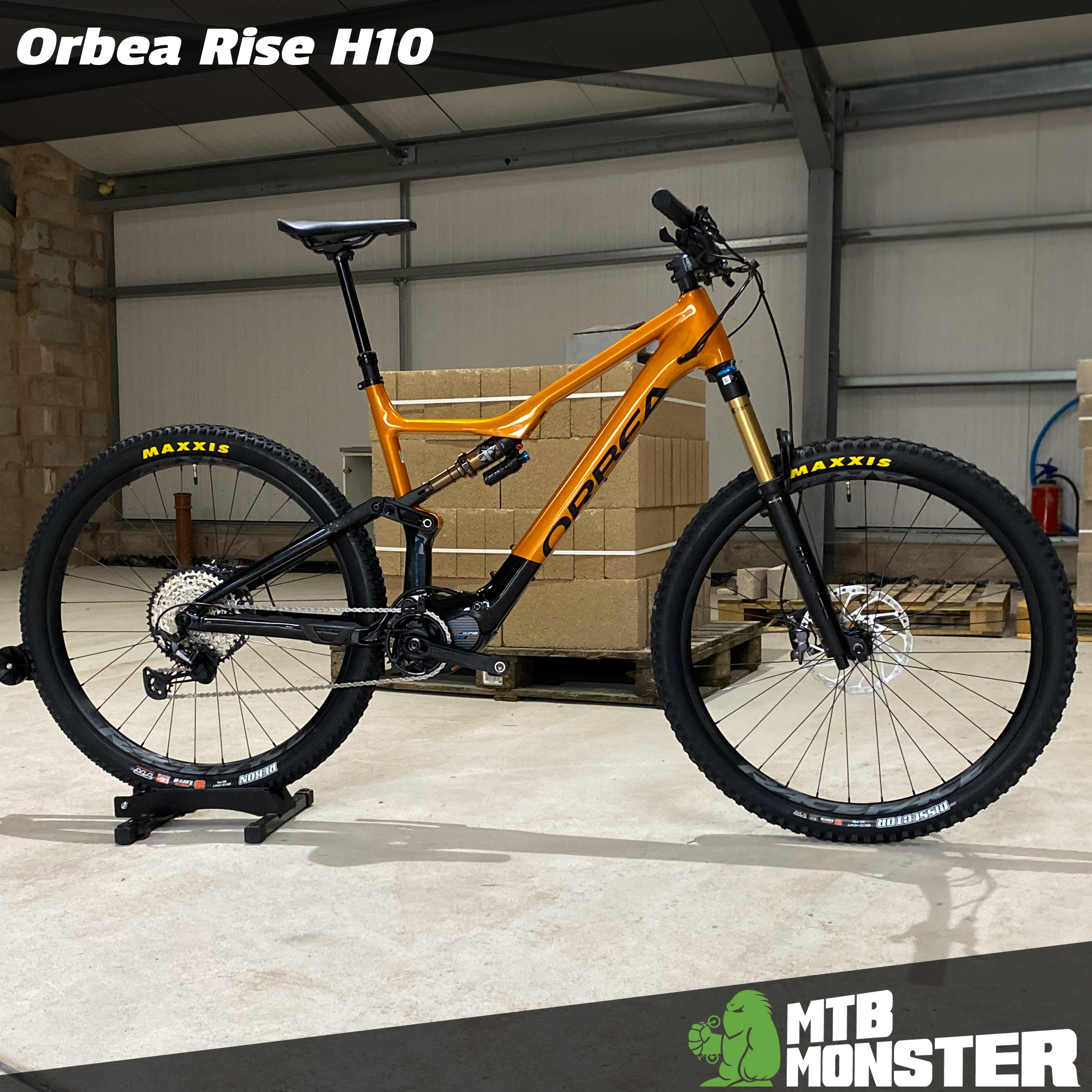 The Orbea Rise H10... finished in stunning gloss orange/black!